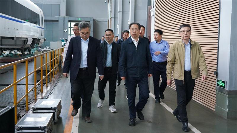 10、考察參觀西南交通大學交通隧道工程教育部重點實驗室.jpg